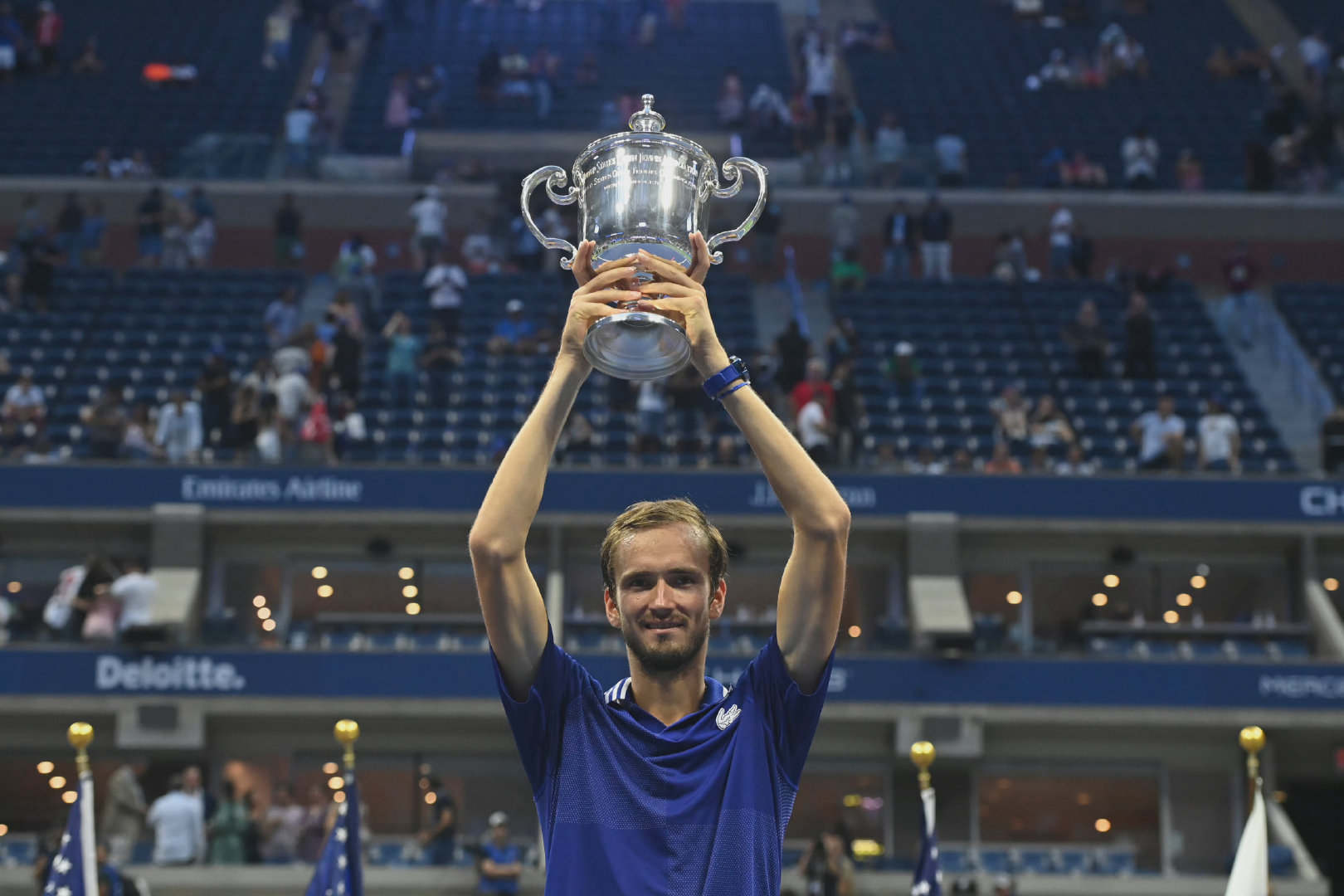 开云平台-戴维斯杯轻取澳网，梅德韦杰夫带队取胜