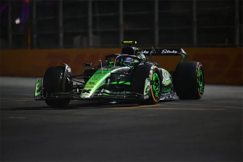 阿斯顿马丁逆转索伯车队,周冠宇高光表现 阿斯顿马丁逆转索伯车队,周冠宇高光表现